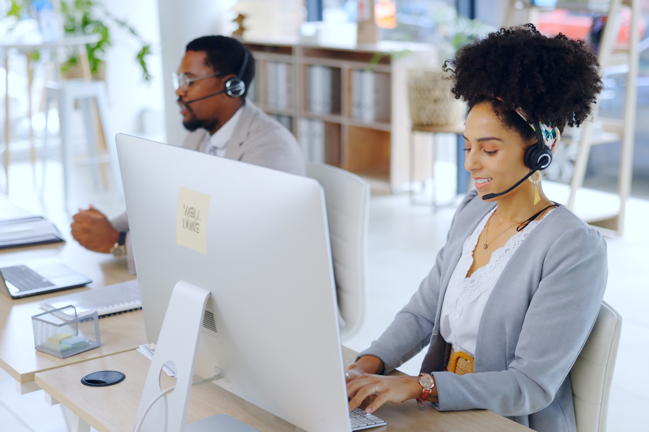 Virtual Assistants Make Office Chaos Simple and Clear